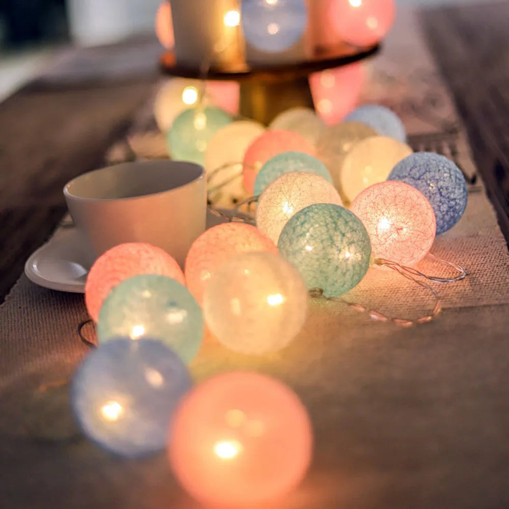 20 LED Cotton Ball Garland String Lights